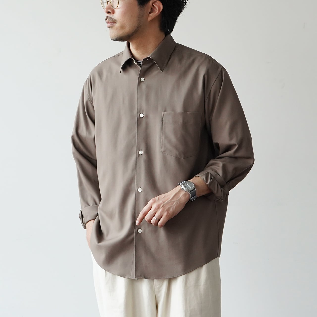 ウールブレンドスタンダードシャツ　ウールシャツ　グレージュ　秋冬コーデ ウールブレンドスタンダードシャツウールシャツグレージュ秋冬コーデ