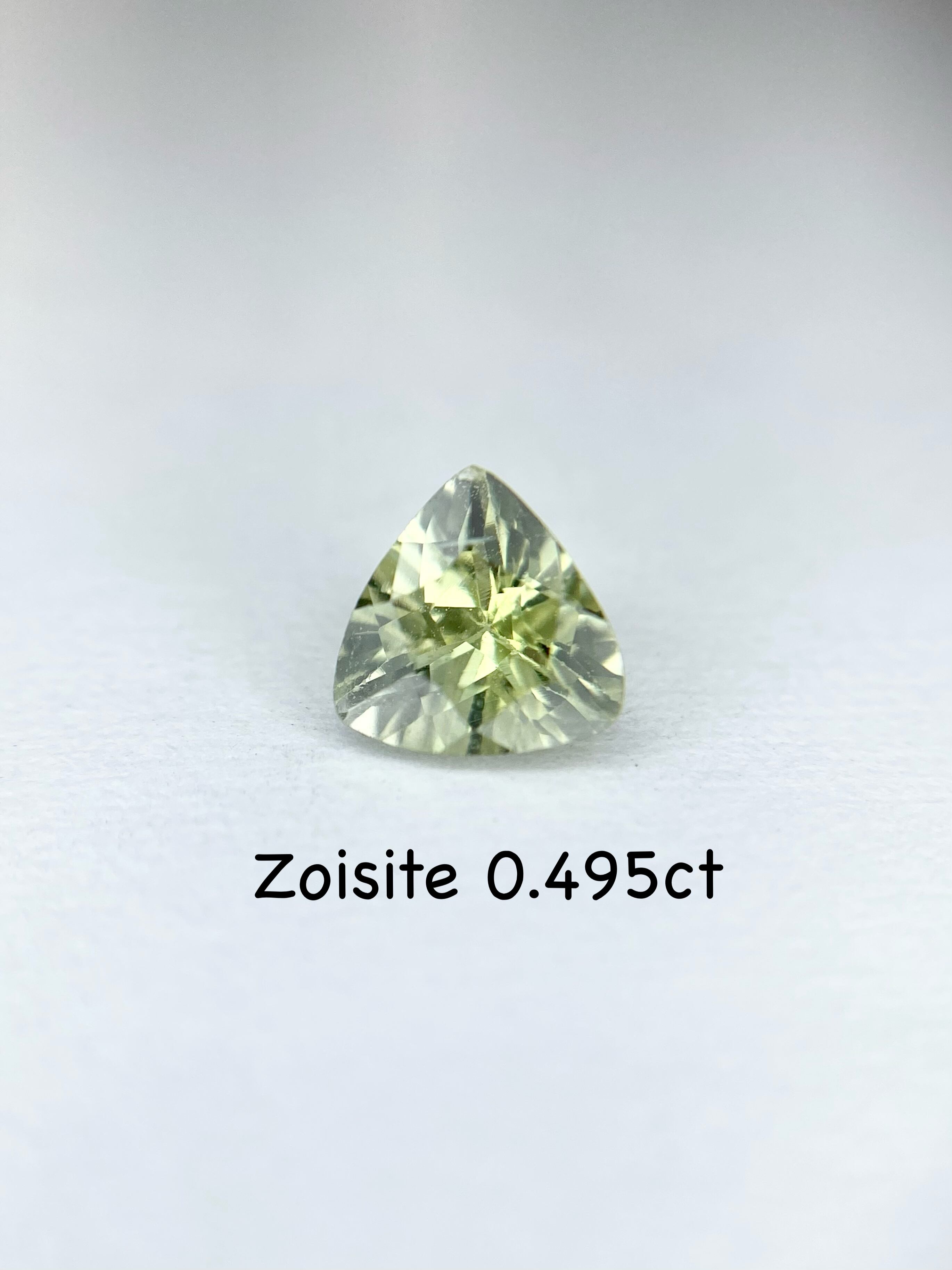 ゾイサイト 0.495ct ルース