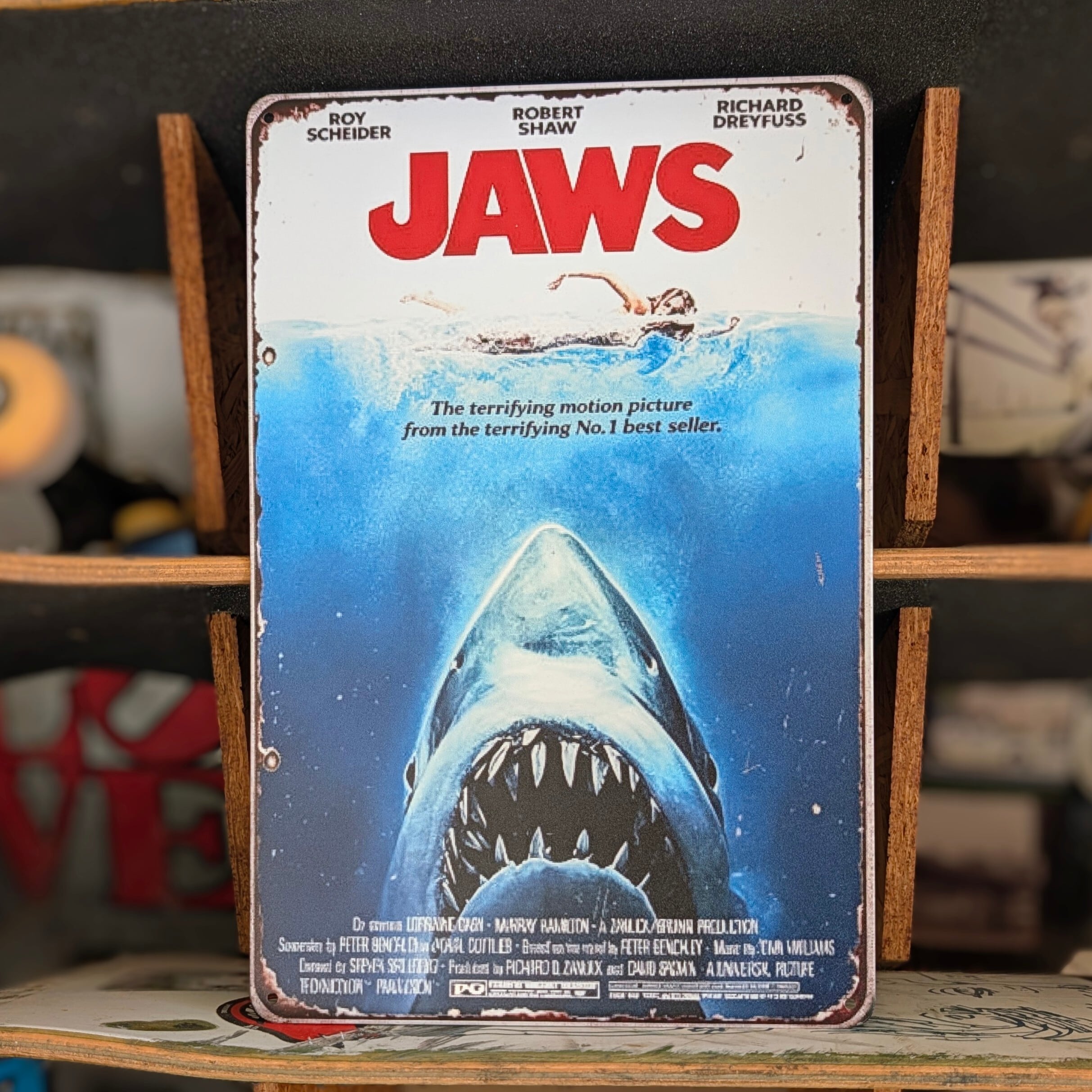 送料無料!ちょうどいいブリキ看板 【 JAWS ジョーズ 】 METAL SIGN / メタルサイン / ブリキ看板 / サインボード / ビンテージ加工〚アメリカン雑貨 アメトイ〛