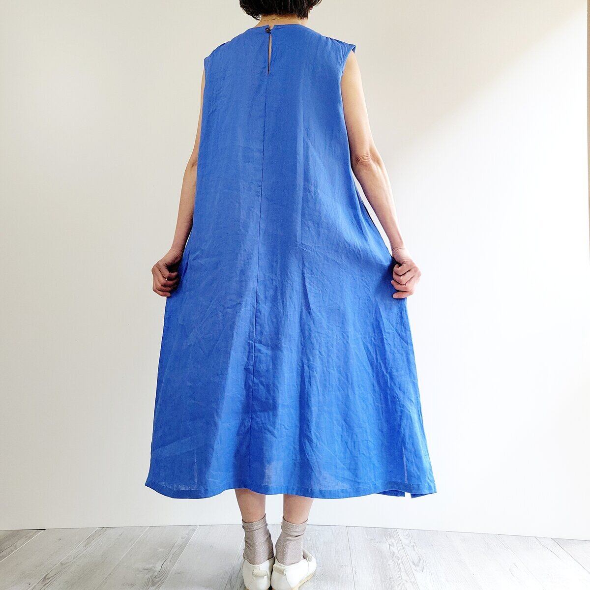 夏にさらりと映える青空ワンピース フレンチスリーブワンピース