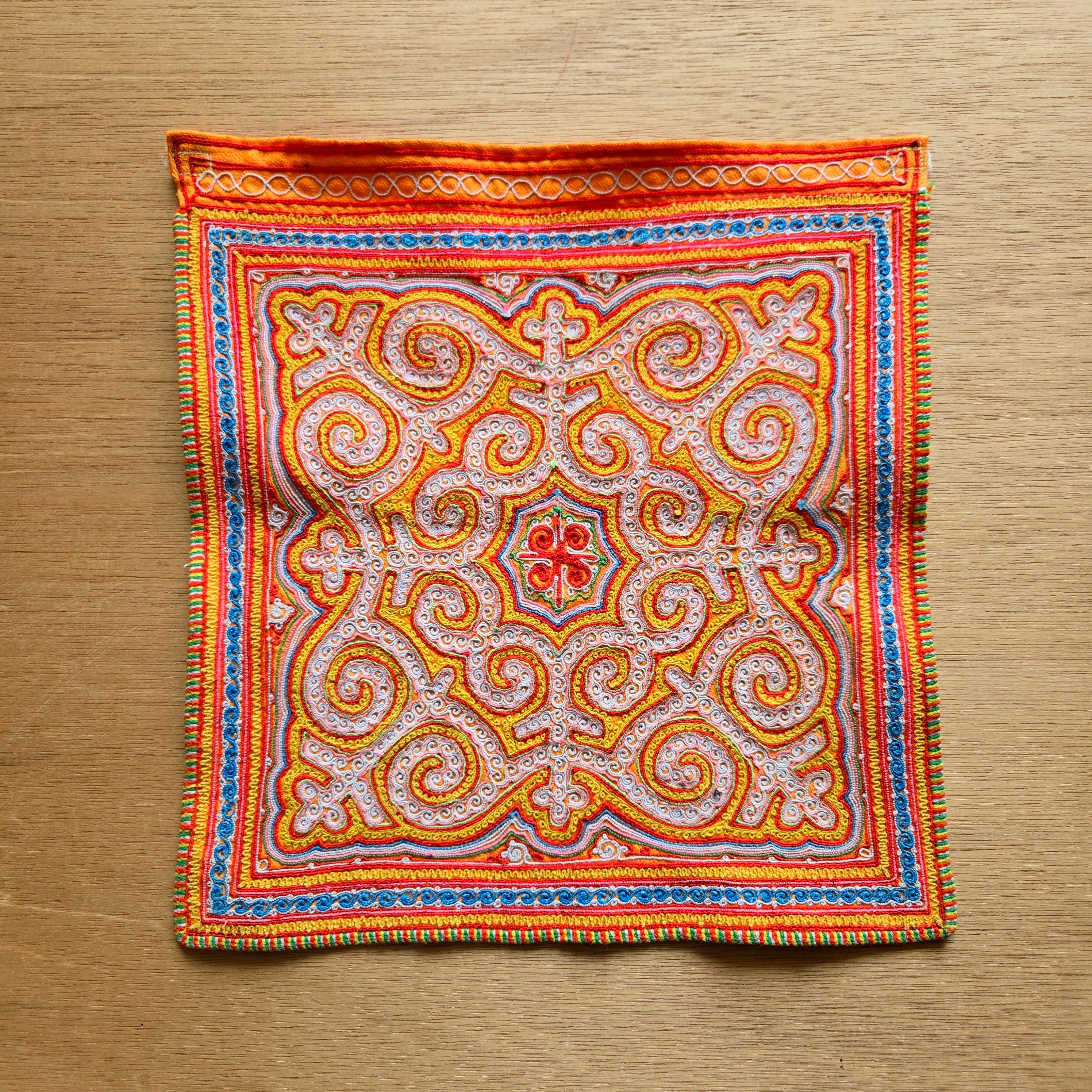 1990年代ヴィンテージ☆モン族 民族衣装☆手刺繍×藍染め 日本