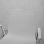wiesner hager ウィスナーハーガー macao Chair with arms マカオチェア ダイニングチェア アームチェア 椅子 樹脂座面 ホワイト モダン ミニマル