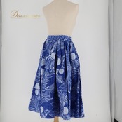 フラダンス 衣装 スカート ブルー系 シングル シンプル ラウアエ柄 ツーカラー かわいい 華やか 鮮やか 明るい ひらひら ふわふわ 青 白 ハワイアン アロハ ハワイアンプリント フラ ダンス レッスン 練習 ダンス衣装 イベント レディース おしゃれ