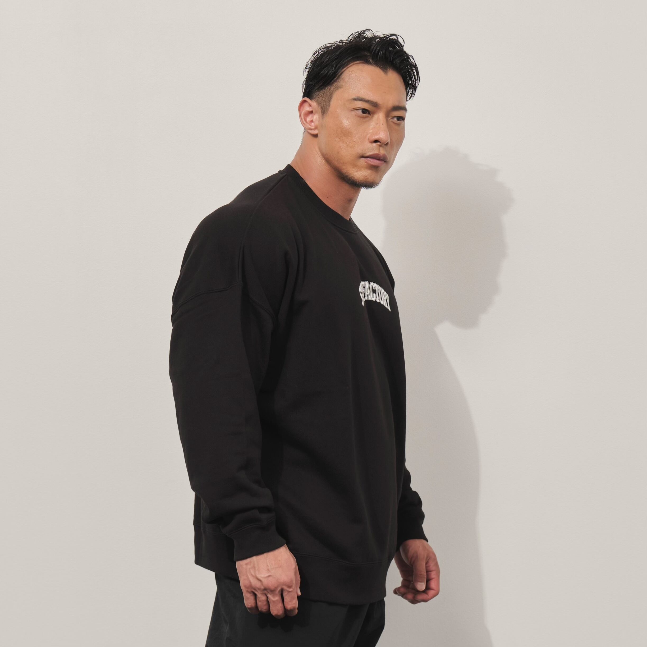 big silhouette crew neck sweat (BLACK) | STUD FACTORY