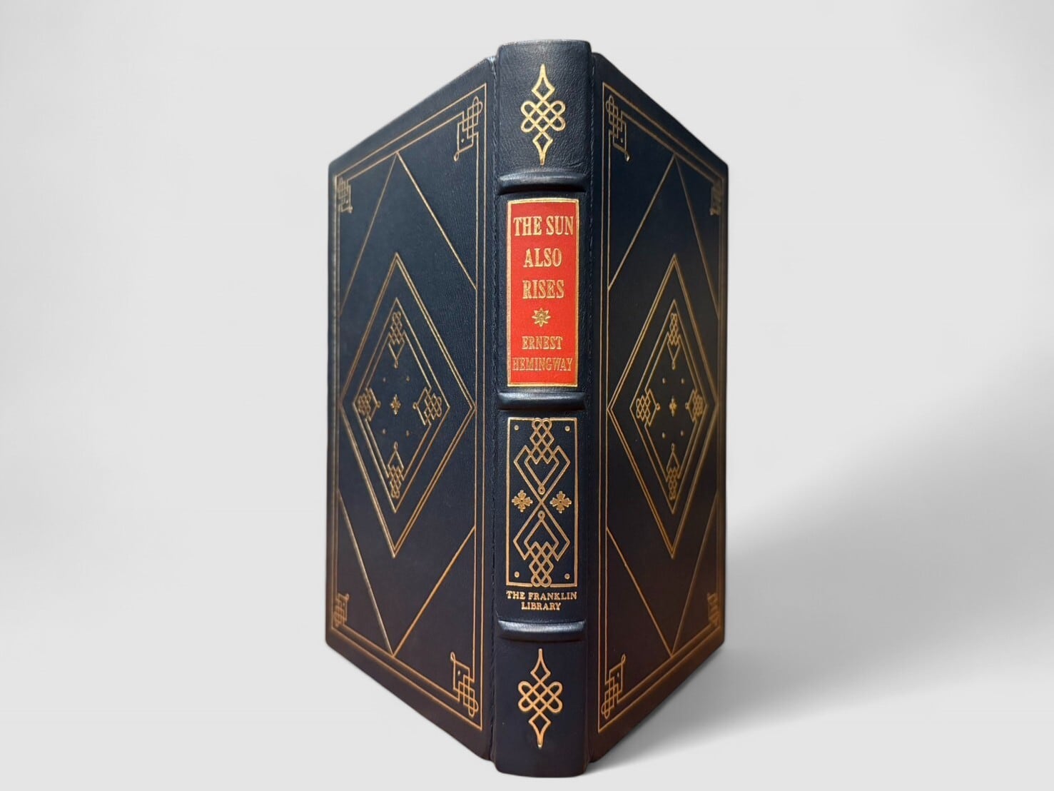 【SL756】【THE FRANKLIN LIBRARY】【LIMITED EDITION】The Sun Also Rises, Illustrated by Uldis Klavins.(1979) /Ernest Hemingway