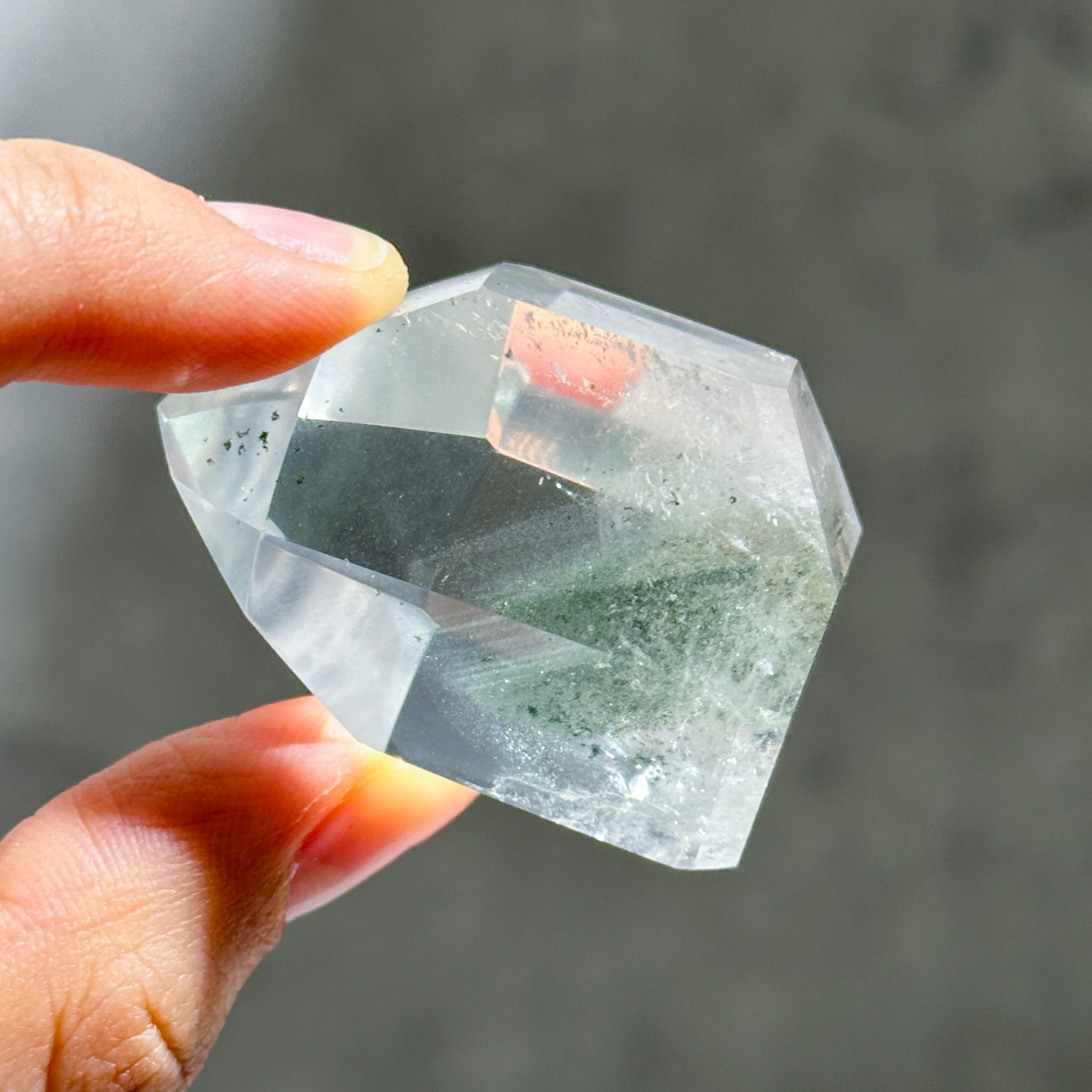 グリーンファントムクォーツ タワー25◇ Garden quartz ◇天然石・鉱物