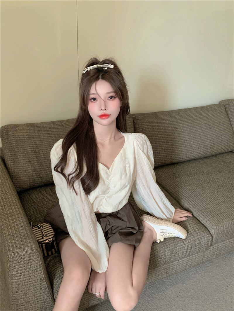 ブラックVネックスリーブルーズシャツ トップス ウェストFlowerデザイン ショーツ セット ブルマー フラワーデザイン ブラックストロベリース77978405473