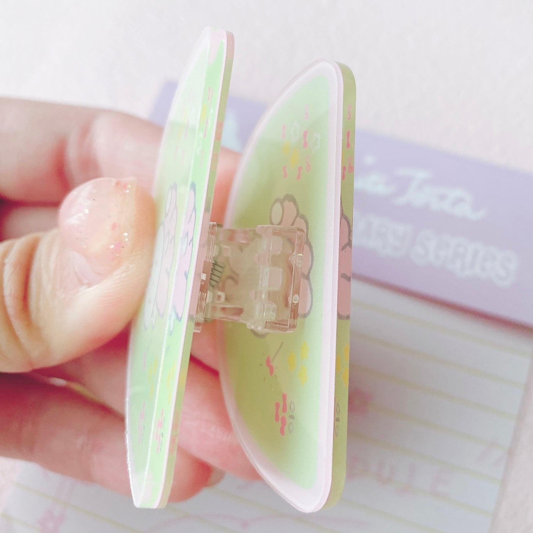 バレエうさぎのアクリルクリップ(かまぼこみどり)