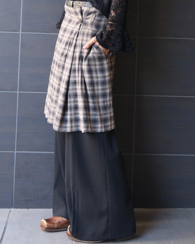 Side gathered check skirt