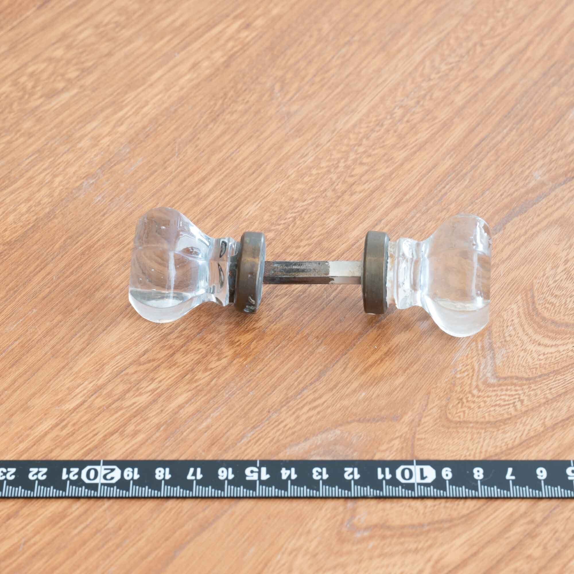 たっぷりと使われたガラスが魅力的です! ドアノブ 小