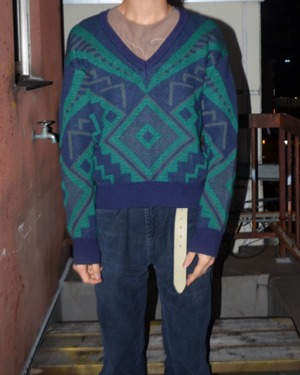 80's V knit sweater /night trip