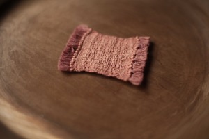 what is there / mosaic cloth piece ( びわ アルミ媒染 / size : mini )・寺田靖子