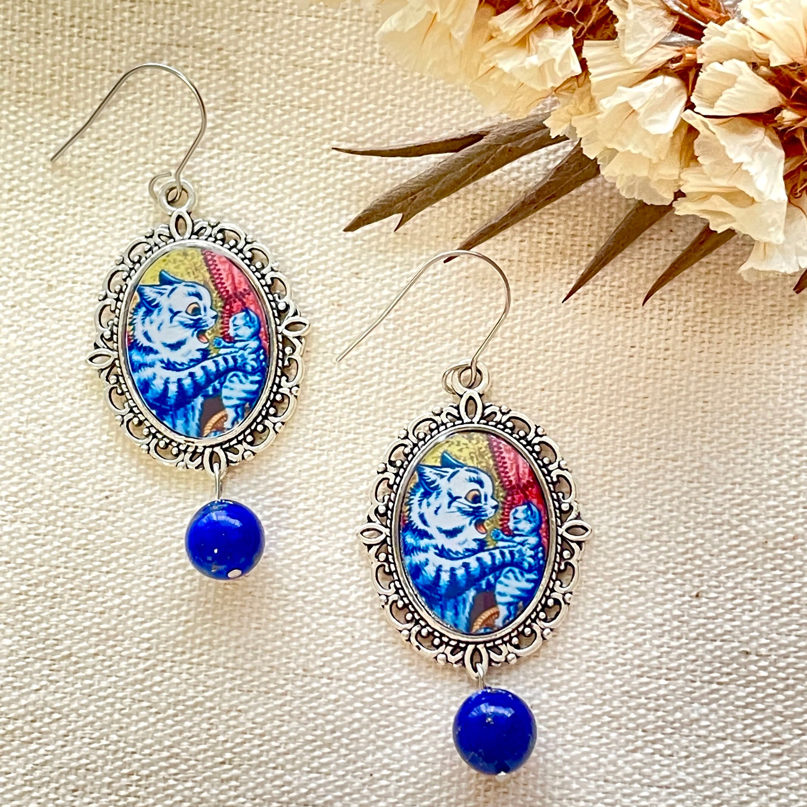 イヤリング変更OK】猫の画家ルイス・ウエインのアンティーク調ピアス