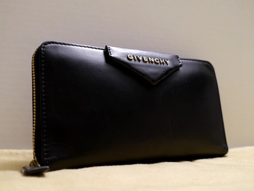 レア★GIVENCHY ジバンシィ アンティゴナ 男女可 ラウンドジップ レザー 長財布 黒★ 現代のGIVENCHYを代表するアンティゴナの希少モデル♪
