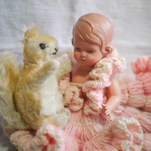 シルトクレート　ドレスを来た女の子　19cm　ドイツ