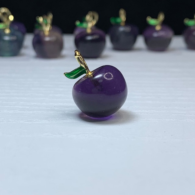 15.フローライトりんご・ペンダントトップ