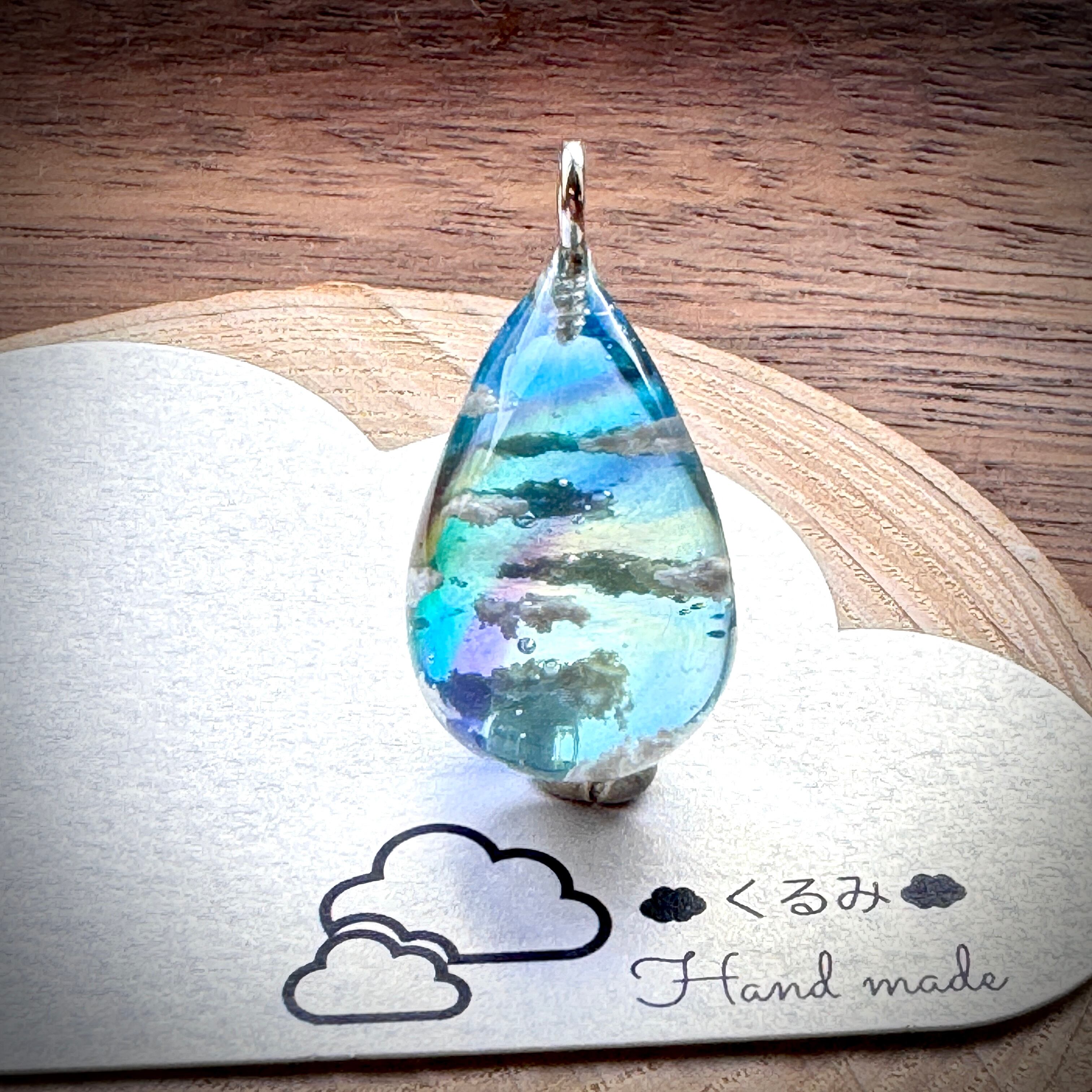 空＆雲ペンダント しずく型 青空にかかる虹 26×17mm  G