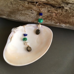 アンティークグリーンターコイズのピアス