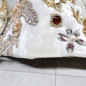 ベリーダンス オリエンタル 衣装 トップス ベルト セット ホワイト系 蝶 花 アーム アーム飾り 腕飾り ラインストーン チェーン 白 金 かわいい 爽やか 明るい ダンス衣装 ステージ イベント キラキラ 華やか シルバー系 ゴールド系