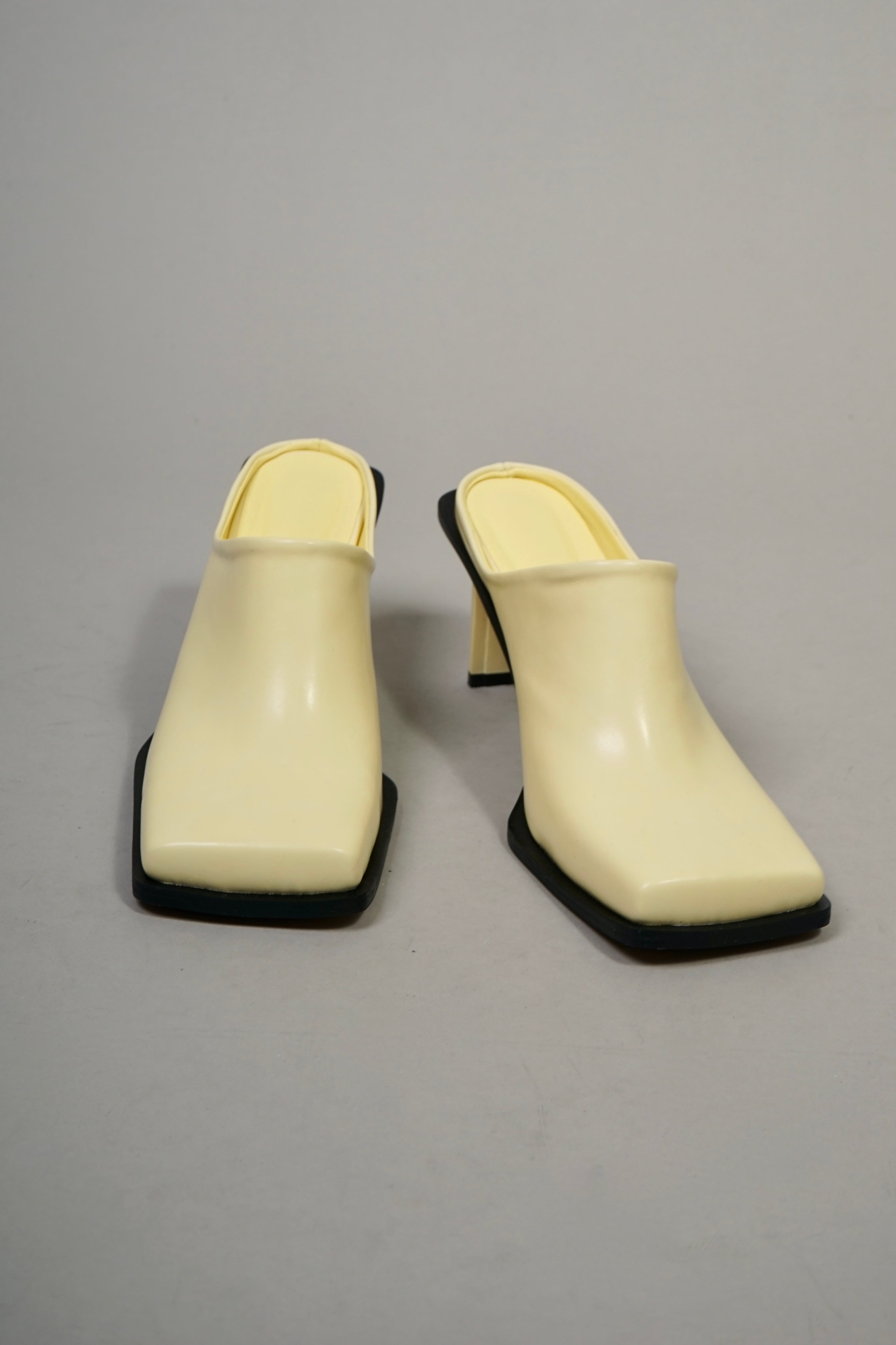 SQUARE SANDALS (YELLOW) 2201-03-9350