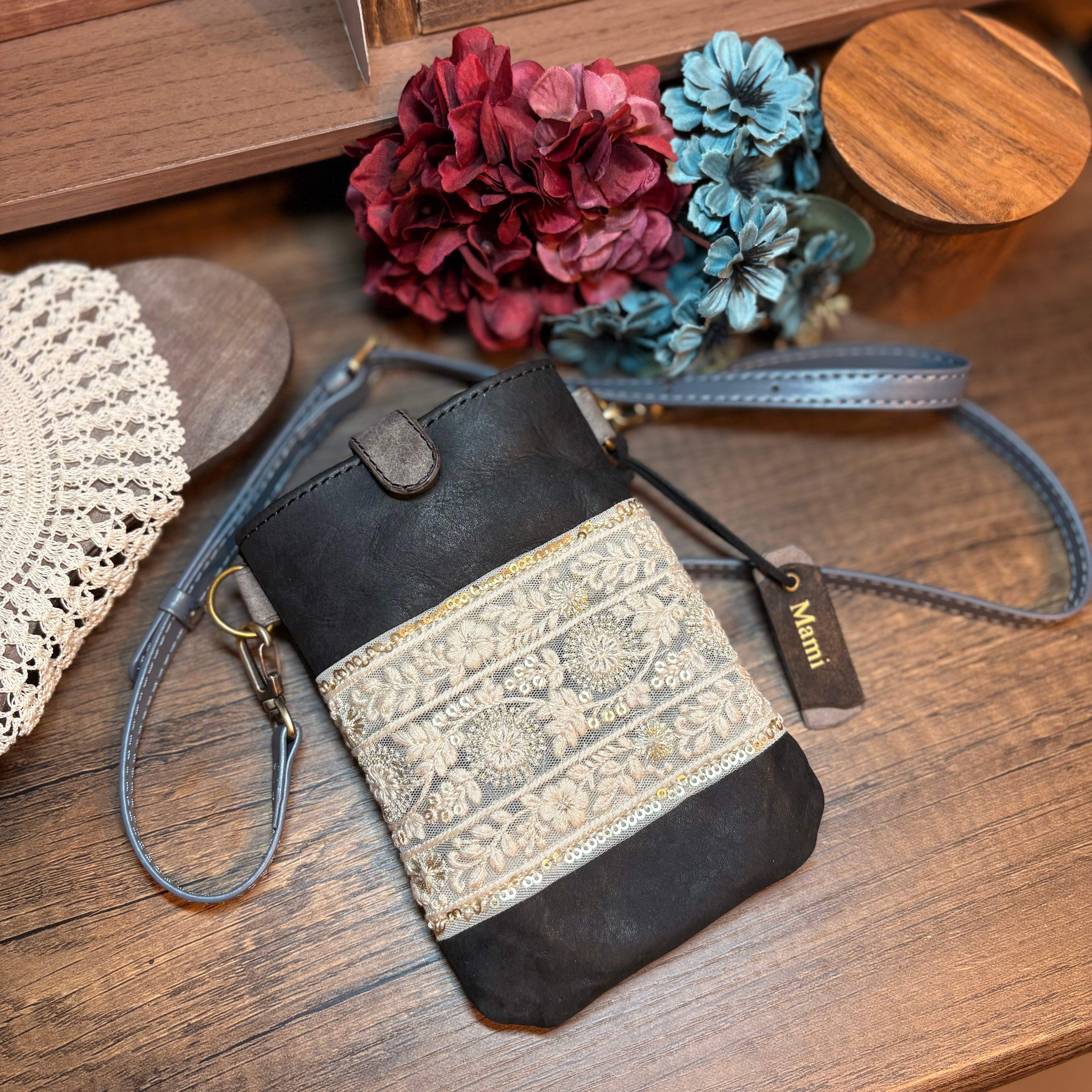 コアラ　インド刺繍キラキラムーンと合皮　ポシェット　ハンドメイド コアラ インド刺繍キラキラムーンと合皮 ポシェット ハンドメイド 楽天