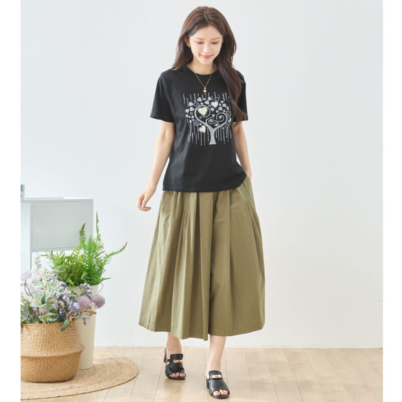 TRUBE ラインストーンハートモチーフ半袖Tシャツ【M~L】ブラック