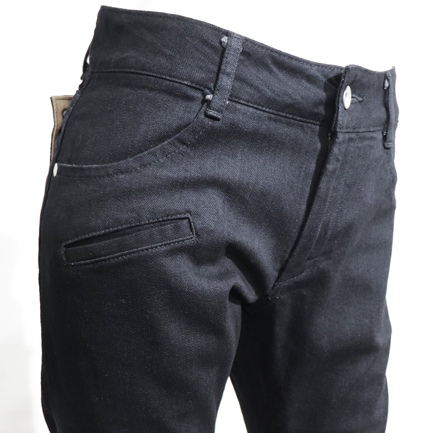M430BK Tight tapered jeans | cp/Ac official online store