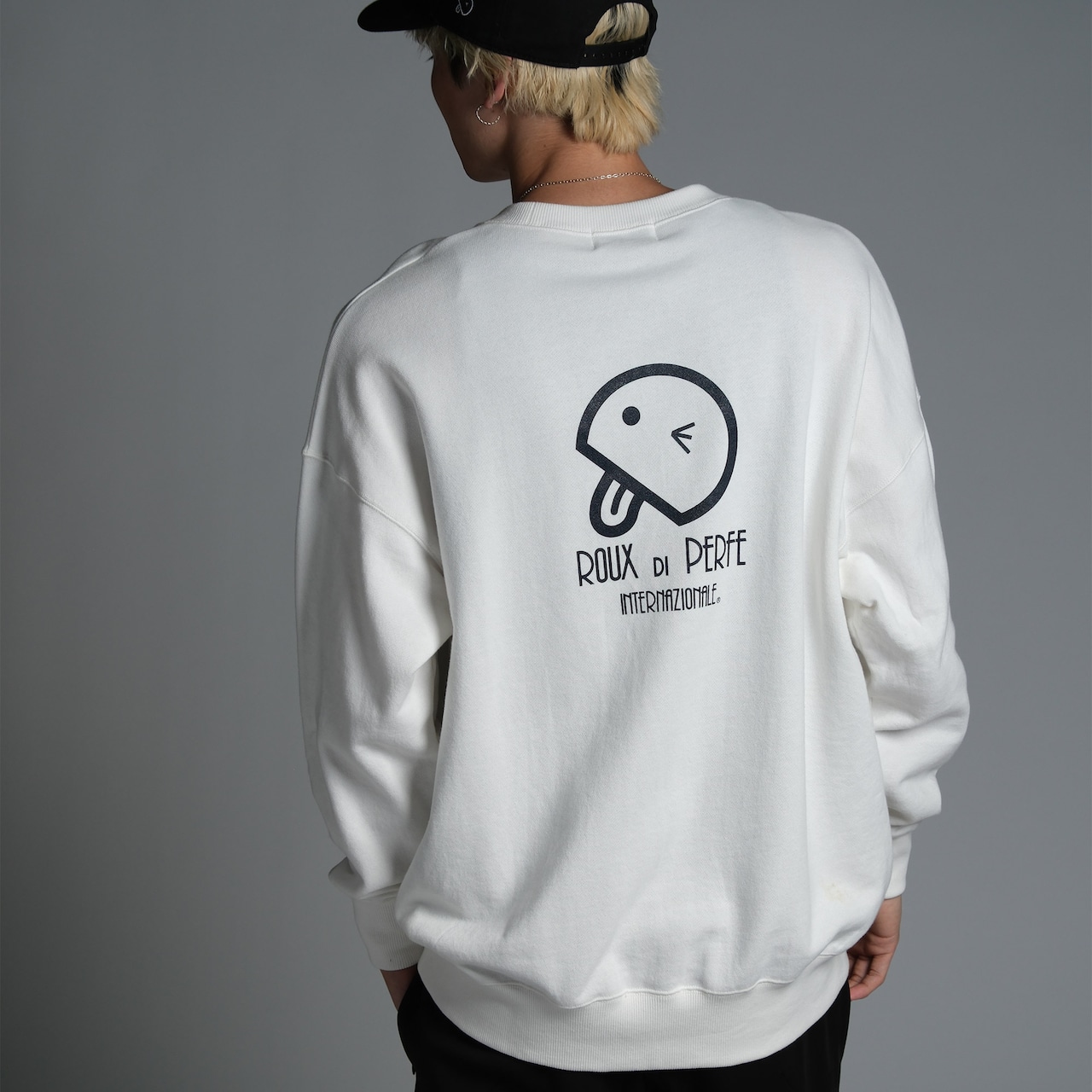 日本製バックプリントトレーナー