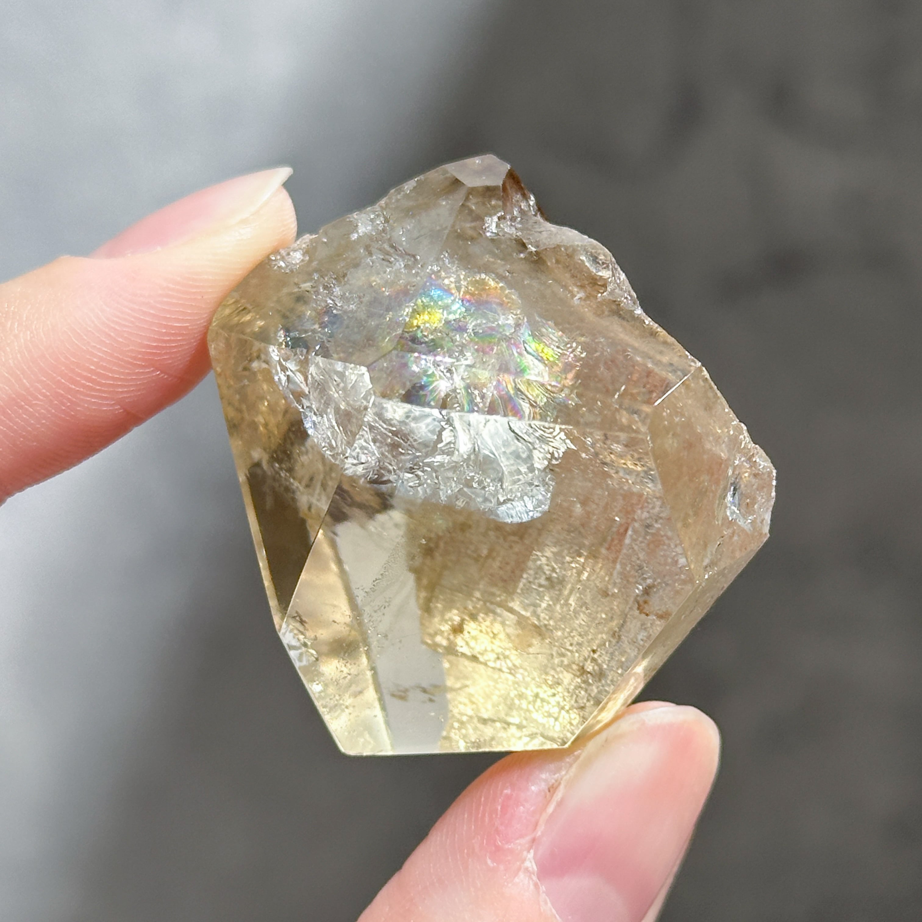 虹◎シトリン（黄水晶） フリーフォーム61◇ Citrine ◇ 天然石・鉱物