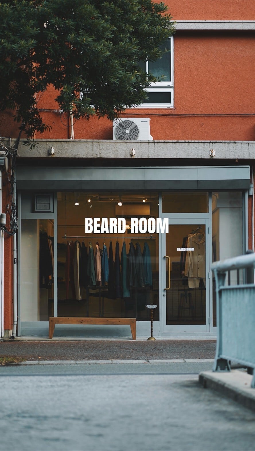 BEARD ROOM