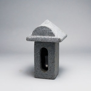 家の形のランタンB