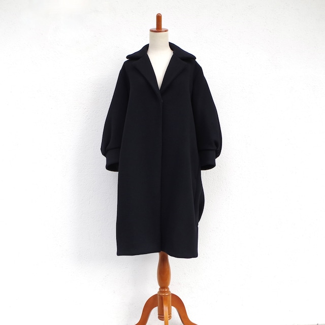 Pale Jute   black coat "short"