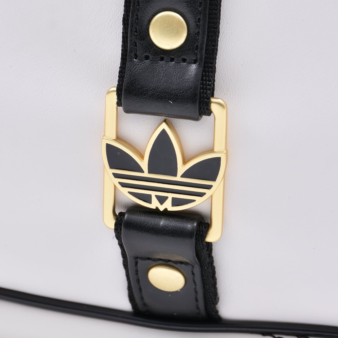 adidas】AIRLINERショルダーバッグホワイト | VOLCAN&APHRODITE 公式通販