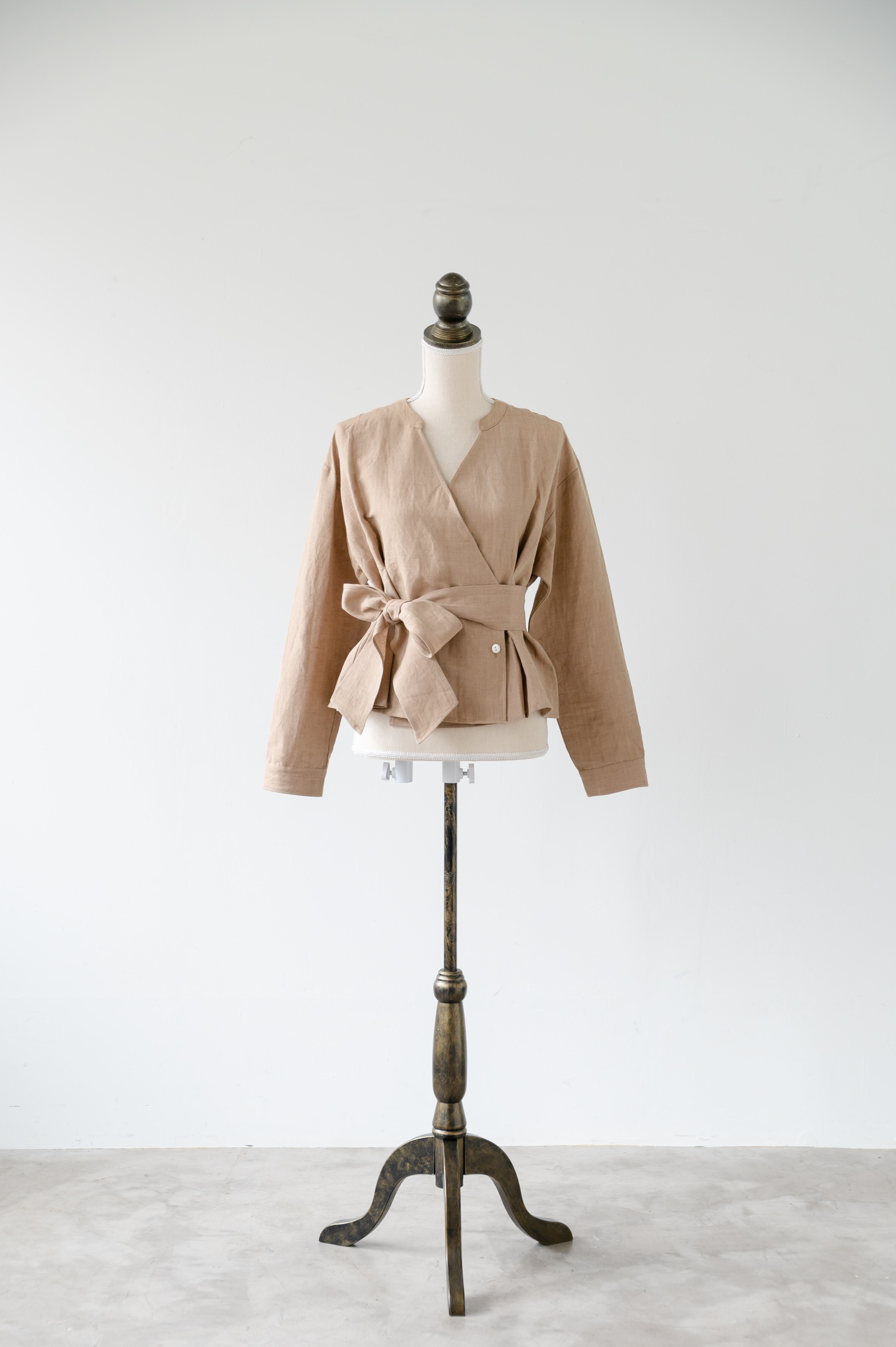 wild rose hips】手刺繍ベルベットパーティーバッグ | ネパール発