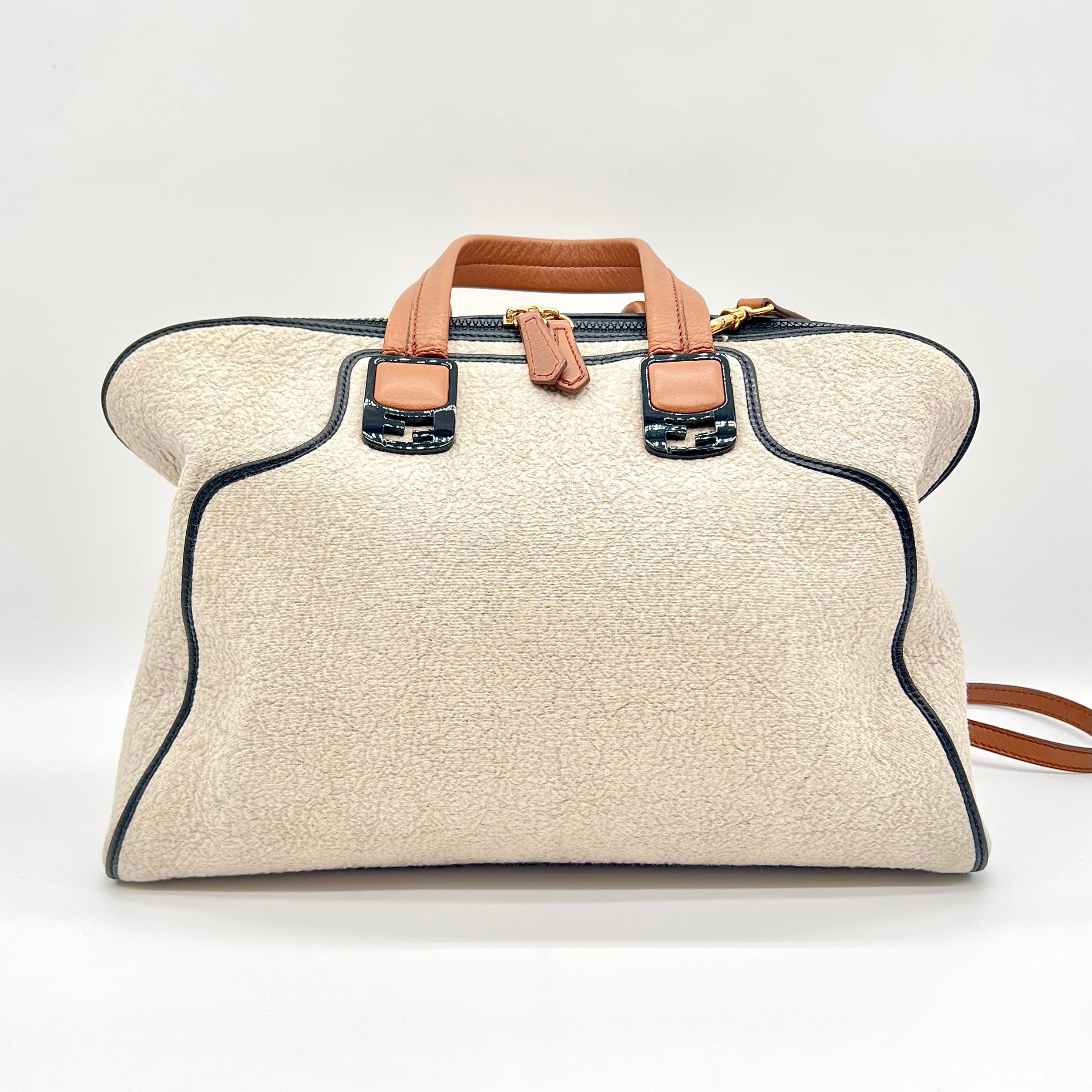 FENDI フェンディ カメレオン ハンドバッグ ショルダーバッグ 【公式通販】