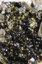 エピドート「森の神秘」Epidote|天然石 原石 鉱物 パワーストーン | EP-H-001