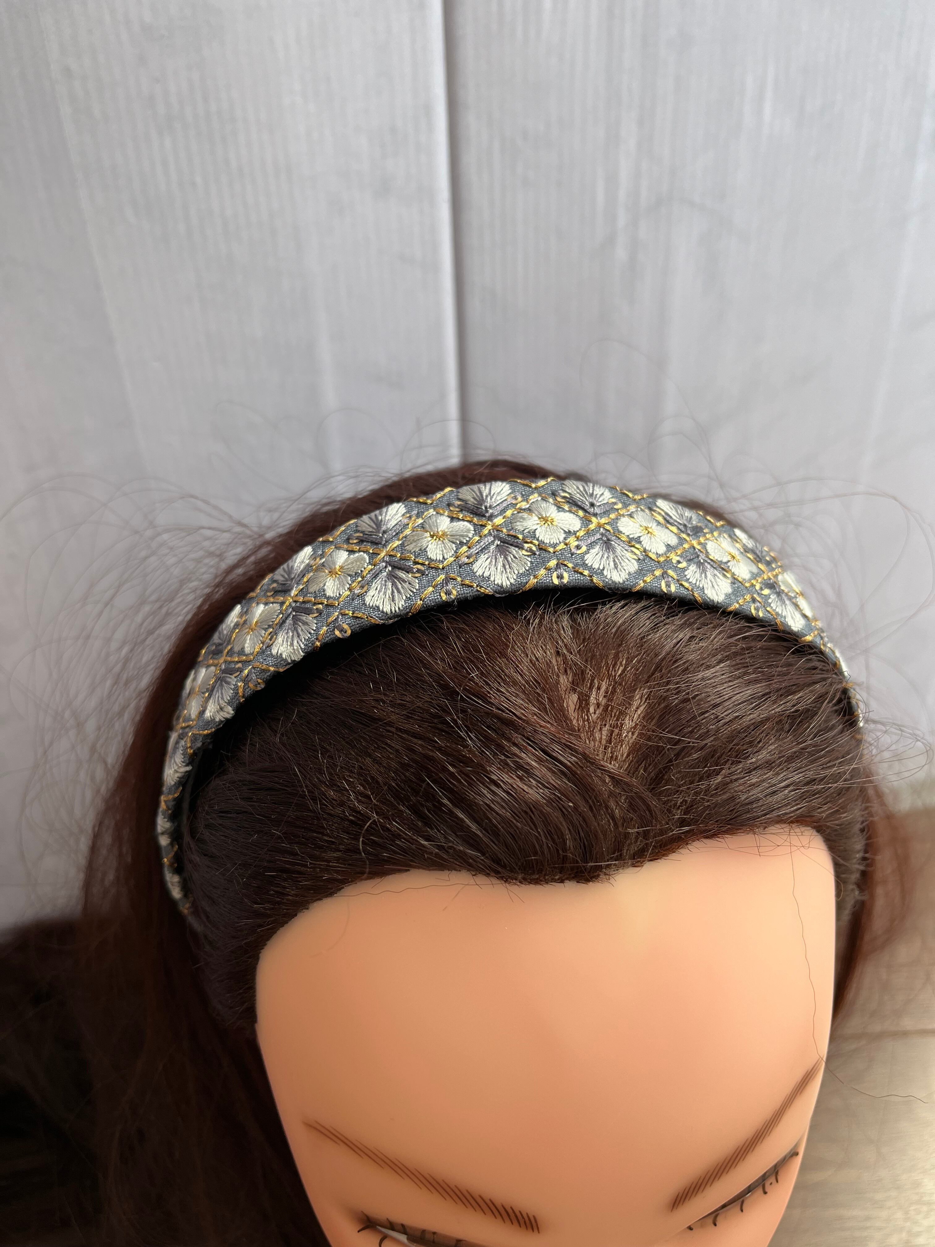 インド刺繍リボンカチューシャ大人可愛いヘアアクセサリーハンドメイド