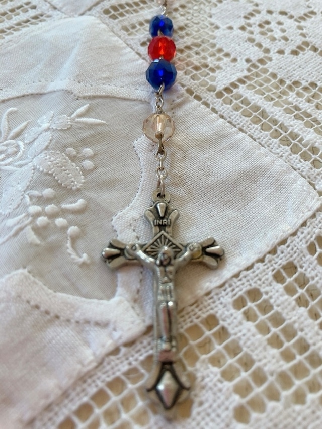 フランス　カラフルなクリスタルクロス　十字架