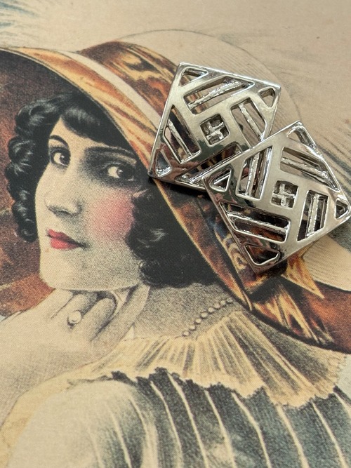 16mm×15mm Japanese ヴィンテージボタン メタルボタン シルバー スクウェア 透かし アクセサリーパーツ デコレーション材