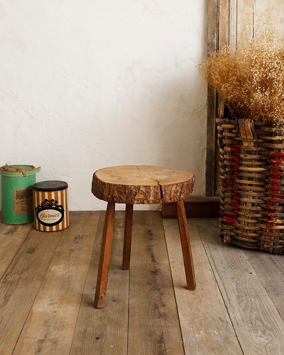 古家具ビンテージ品◾️木製家具 飾り台 ディスプレイ台 花台 木製無垢材 古家具ビンテージ品◾️ラウンド型 木製 飾り棚 / 花台 / スツール