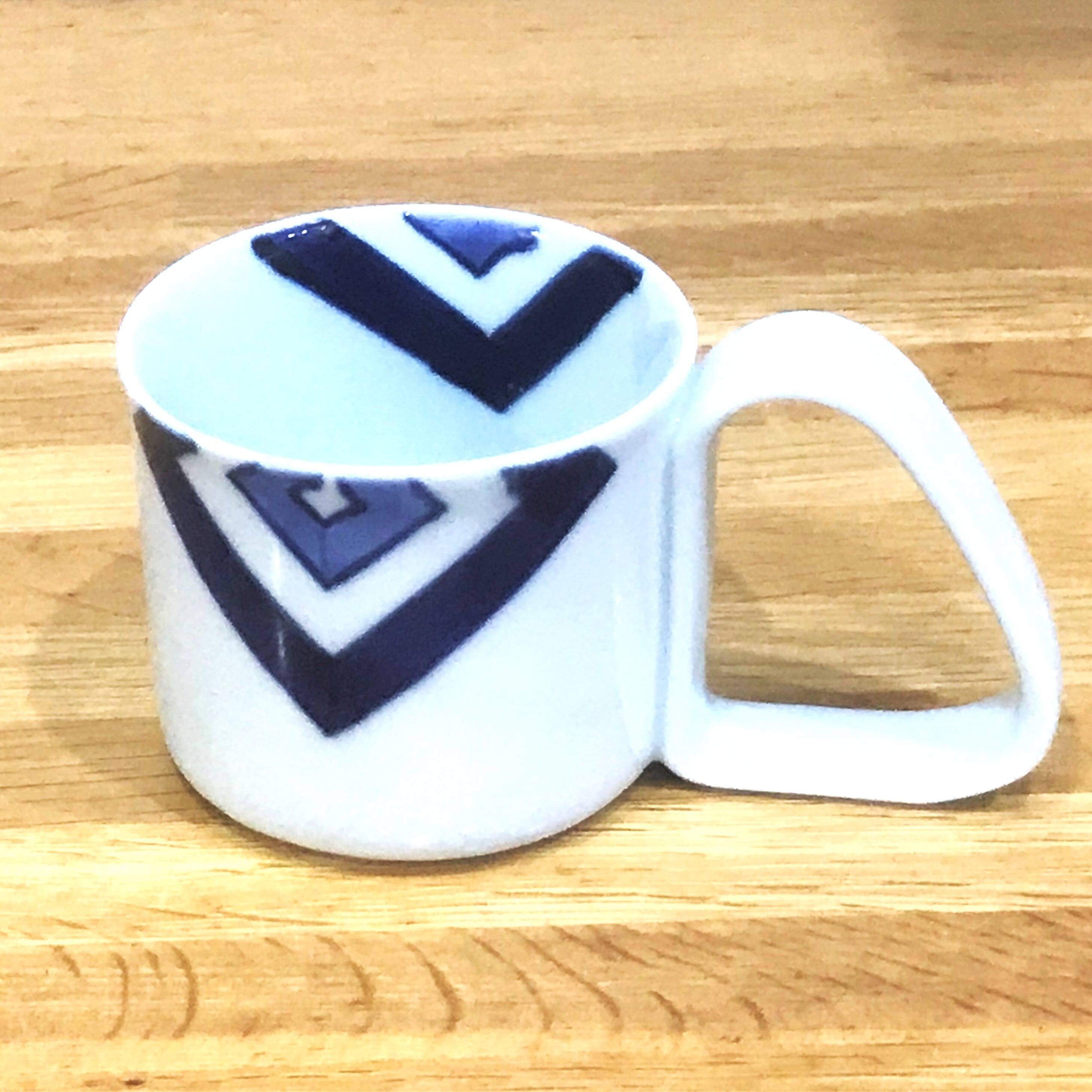 マグカップ スープカップ 青花 しん窯 ユニバーサルデザイン 持ち