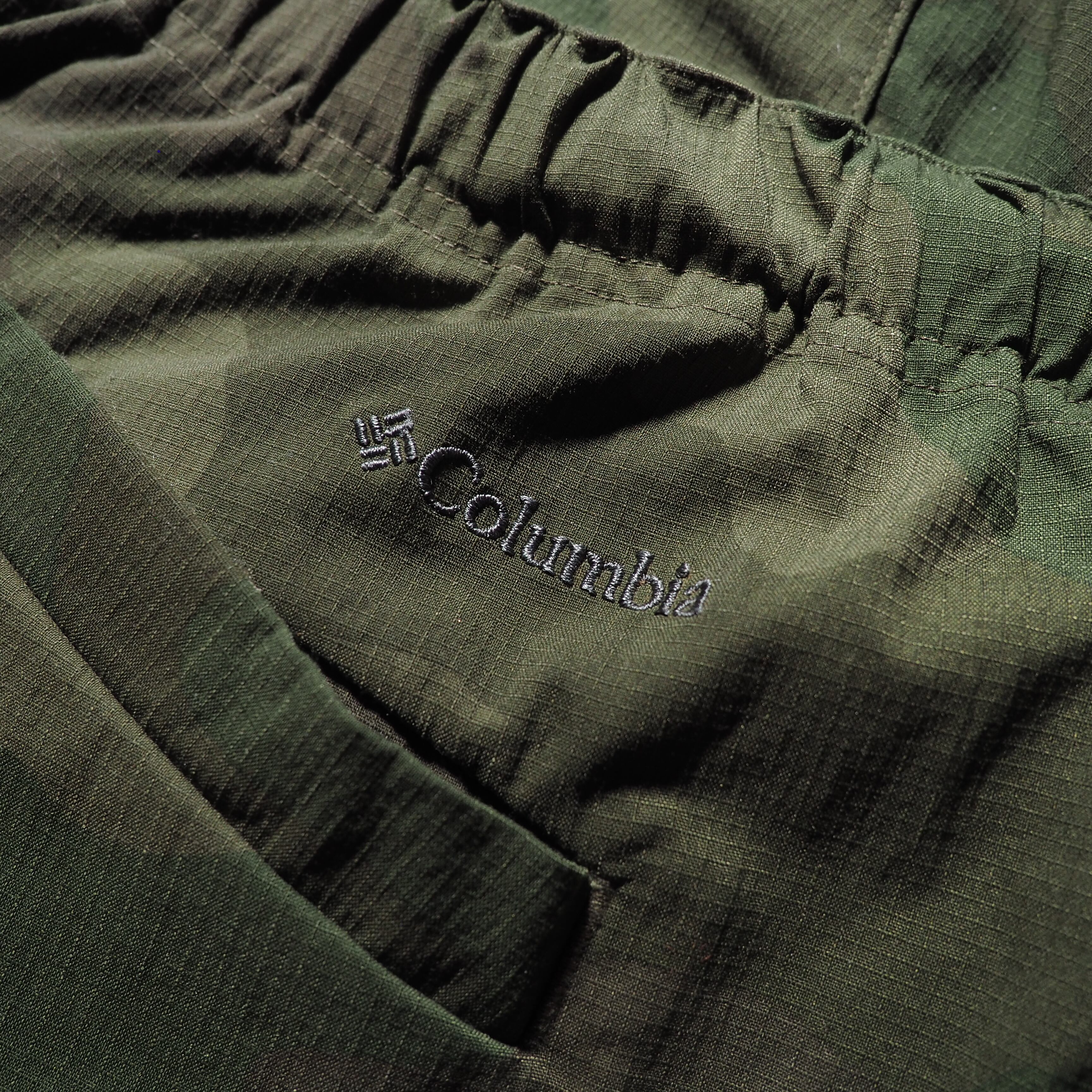 2000s ” Columbia ” Tech side Pockets × camouflage pattern short pants