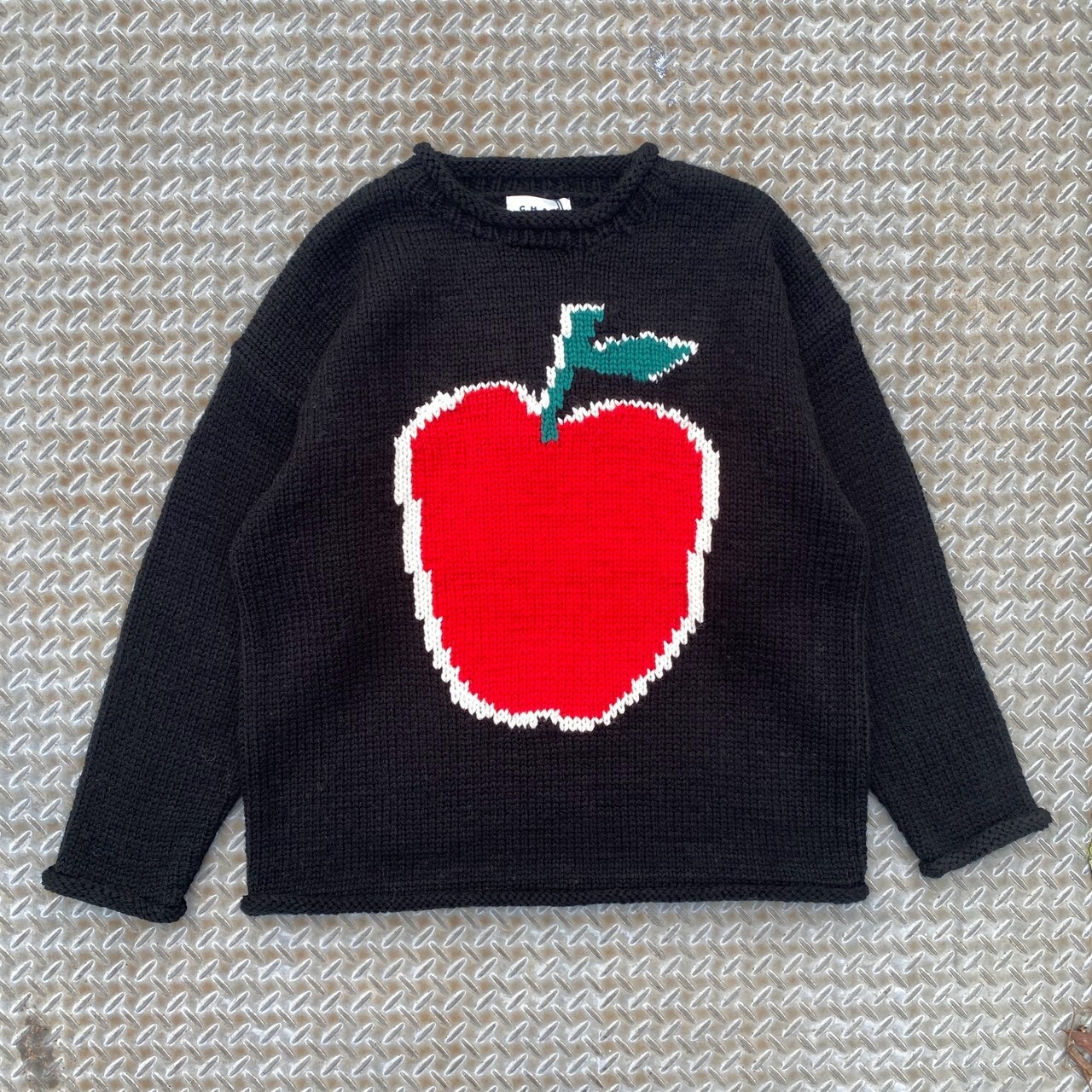 CC "BIG APPLE" HAND KNIT -BLACK-