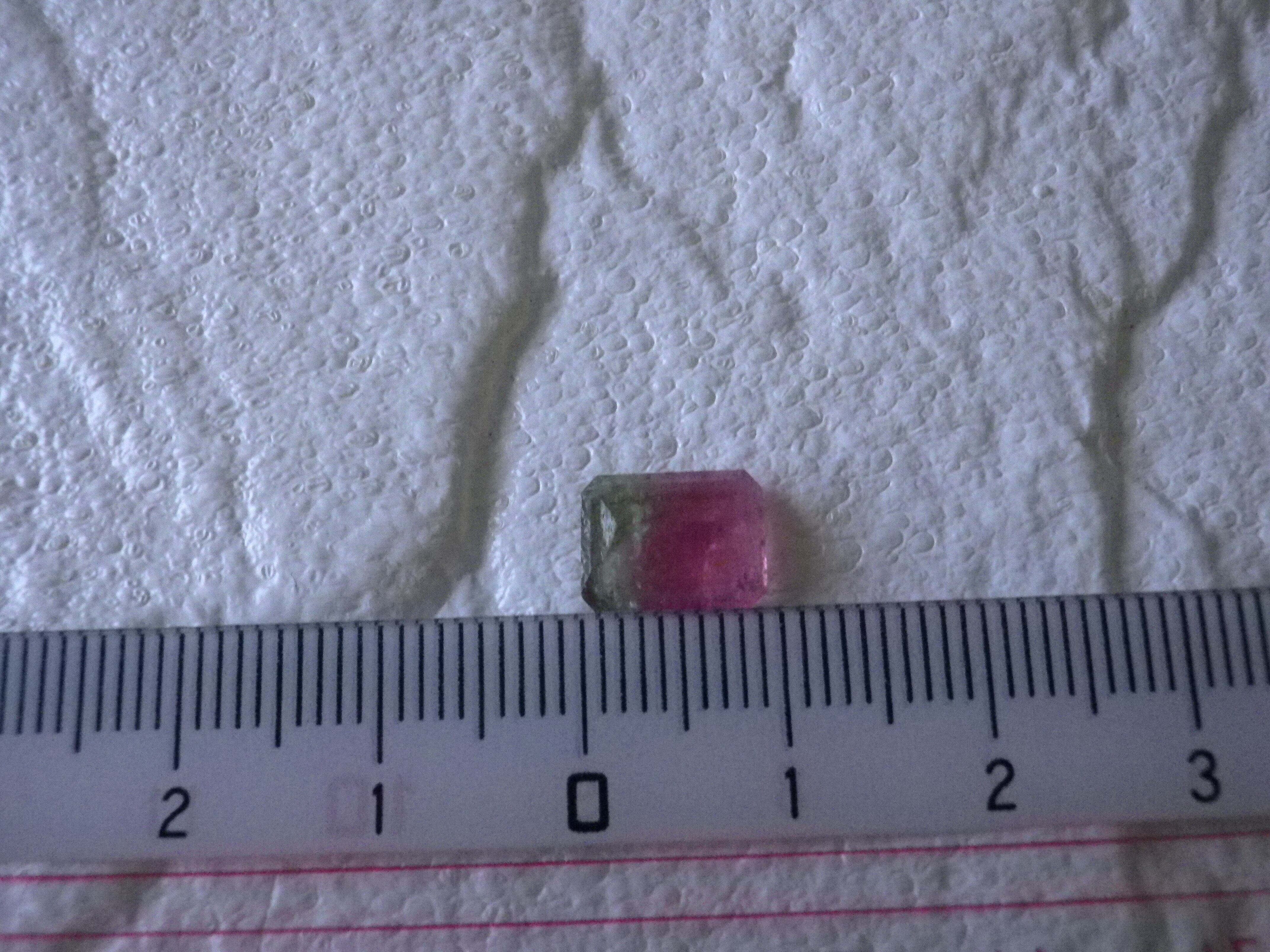 天然パーティーカラートルマリン 2.687 Ct スリランカ産出