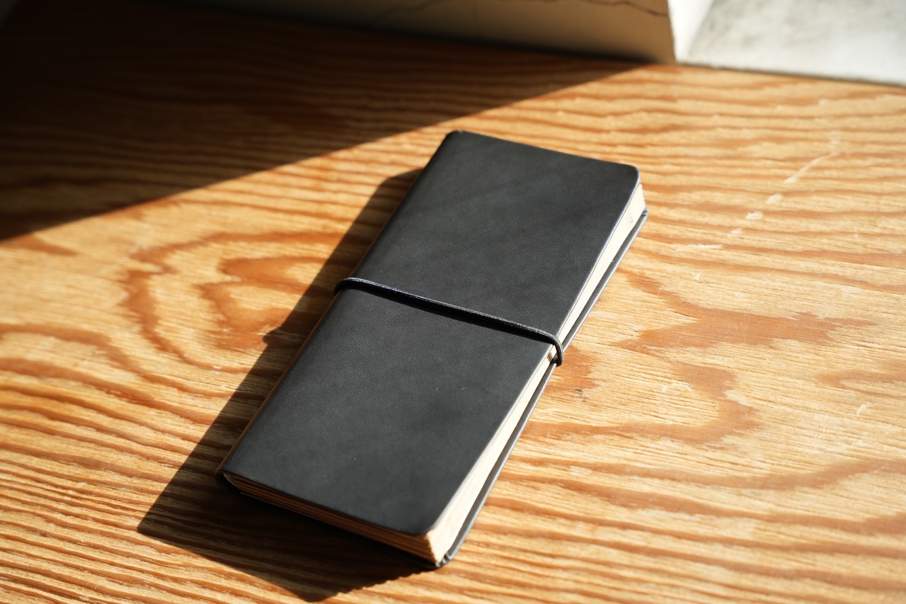 Pavot Receipt Holder