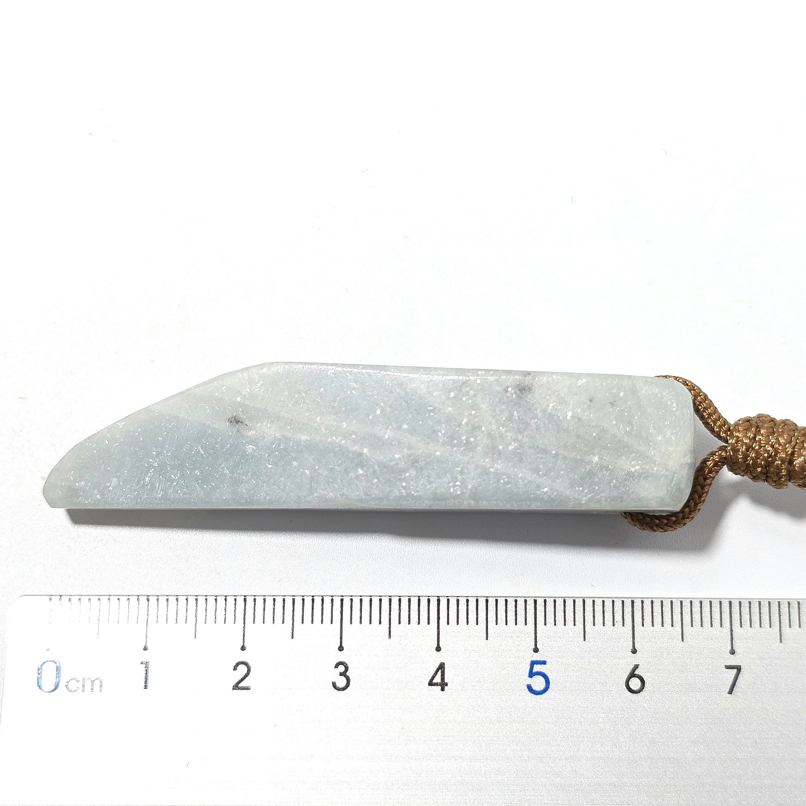 ハンドメイドの入りコン沢　ペンダントトップ　糸魚川翡翠 ハンドメイドの入りコン沢トップ ペンダントトップ 糸魚川翡翠 糸魚川