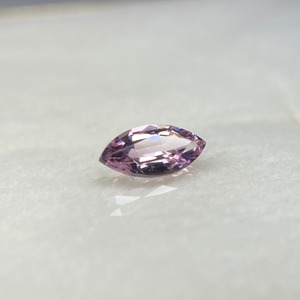 マーキスカット スピネル  約6.9*3.3*2.3mm r-0434