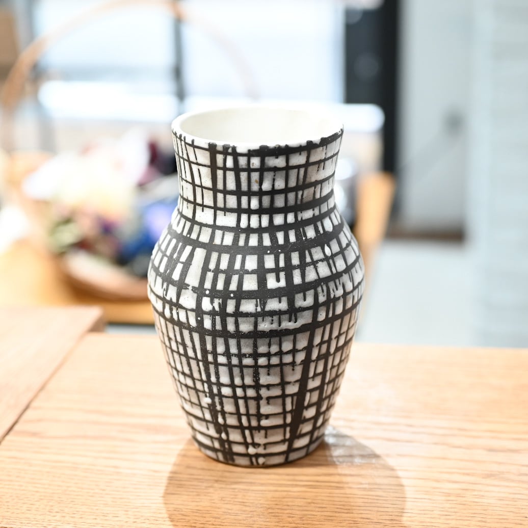 -Fat Lava- Rough Grid Flower Vase / Germany