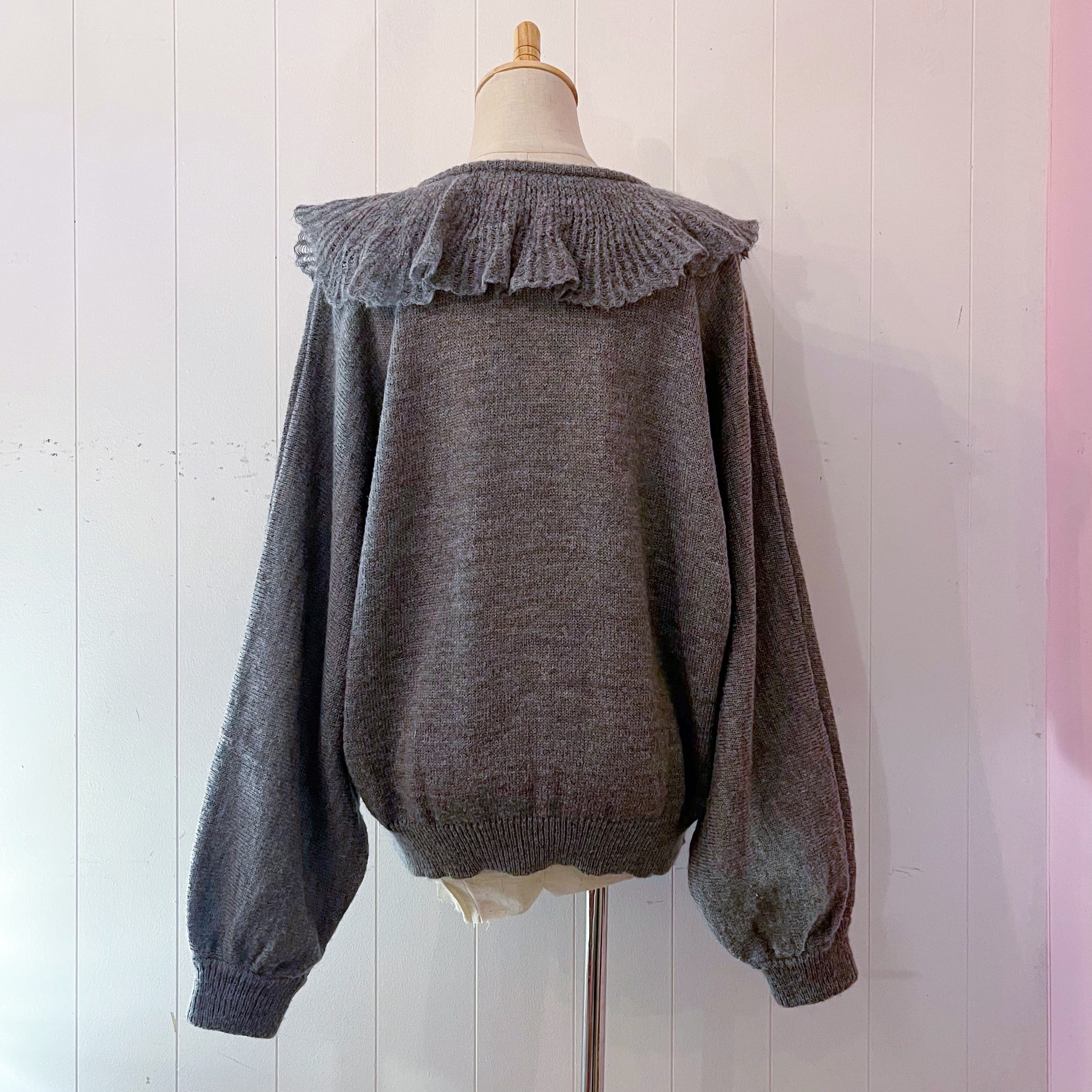 big frill collar gray knit sweater