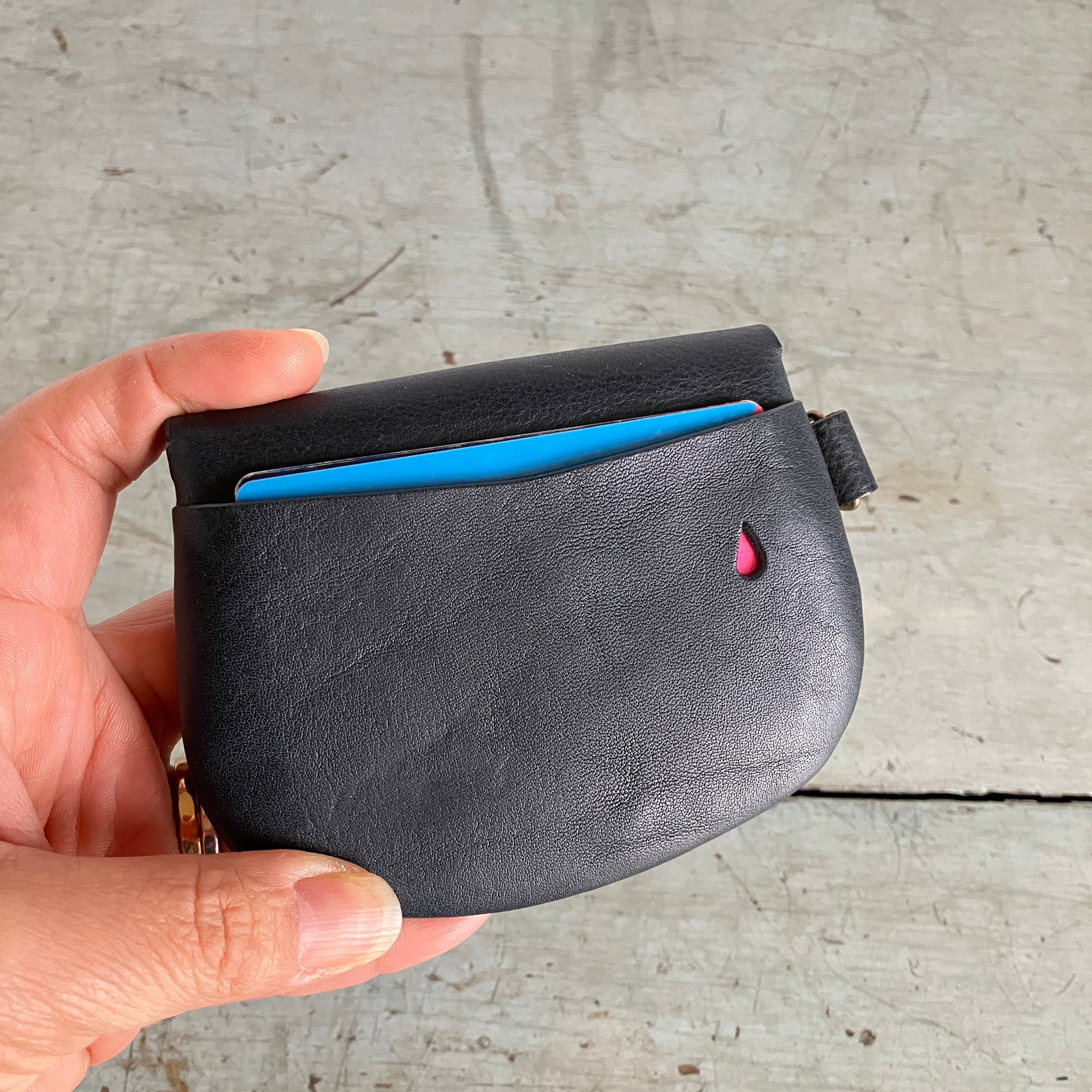 小さな本革財布】ふっくらコンパクト財布ブラック・ミニウォレット